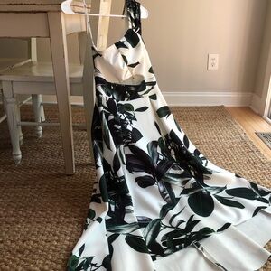 New w Tag: ASOS Palm Print Dress. US Size 6